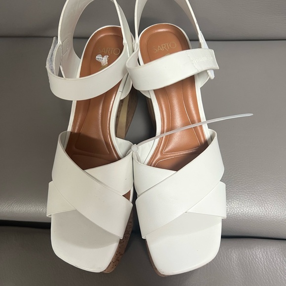 Franco Sarto white platform sandals size 8 - Picture 2 of 4